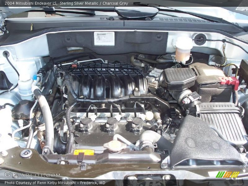 Sterling Silver Metallic / Charcoal Gray 2004 Mitsubishi Endeavor LS