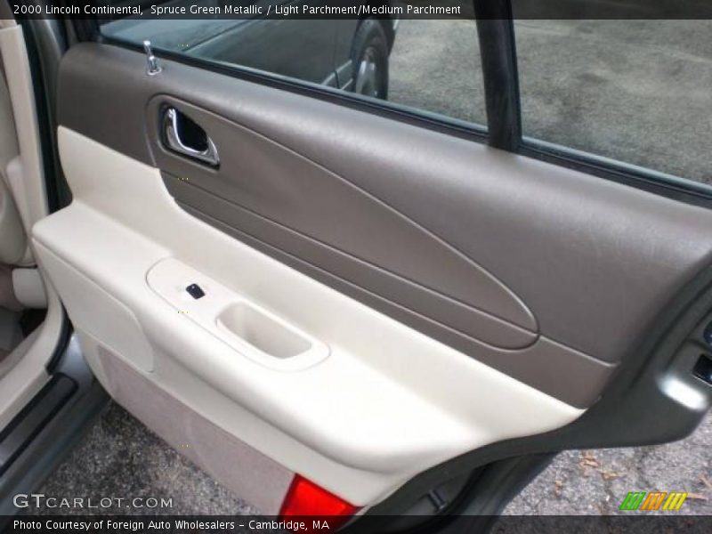 Spruce Green Metallic / Light Parchment/Medium Parchment 2000 Lincoln Continental