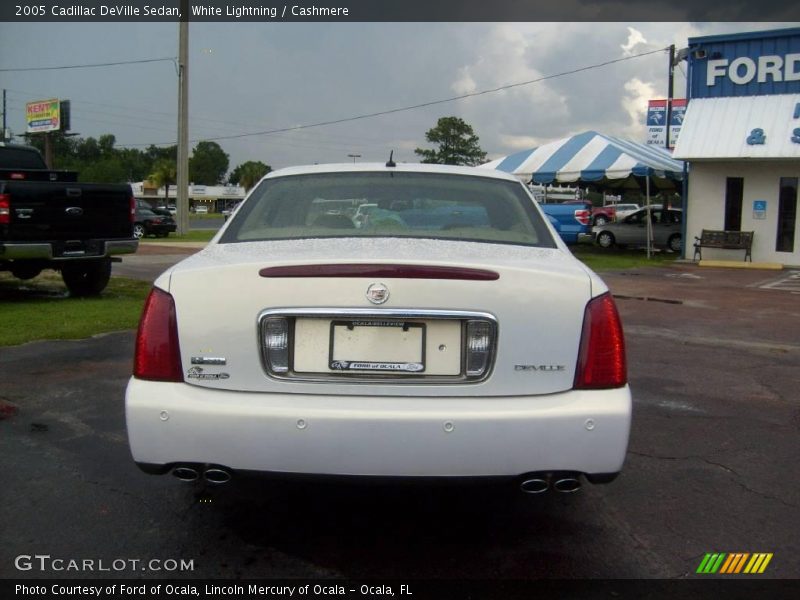 White Lightning / Cashmere 2005 Cadillac DeVille Sedan