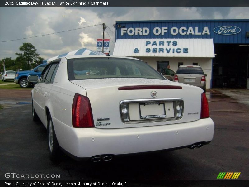 White Lightning / Cashmere 2005 Cadillac DeVille Sedan