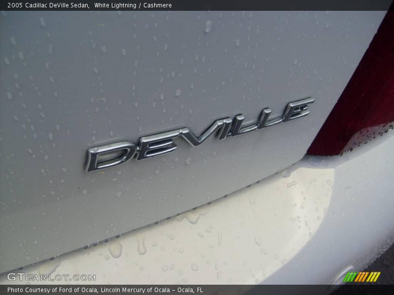 White Lightning / Cashmere 2005 Cadillac DeVille Sedan