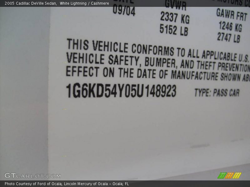 White Lightning / Cashmere 2005 Cadillac DeVille Sedan