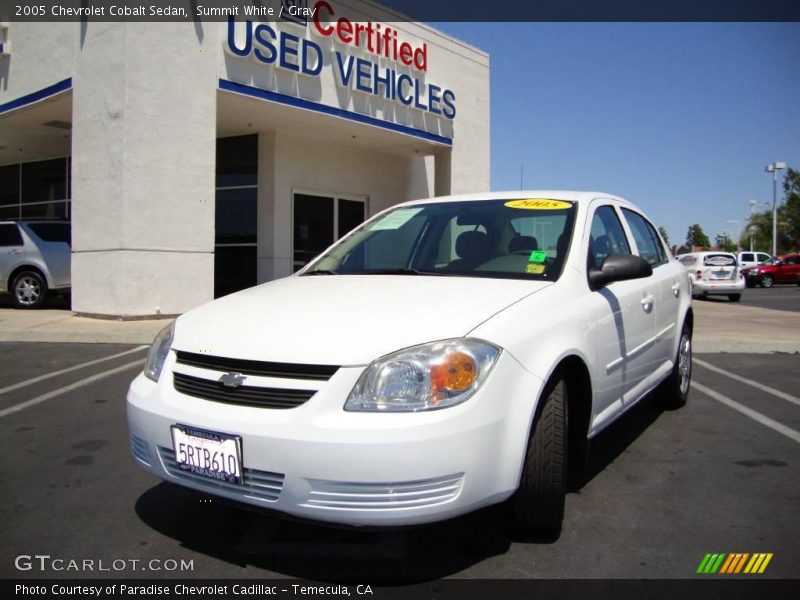 Summit White / Gray 2005 Chevrolet Cobalt Sedan