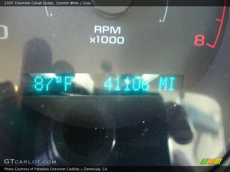 Summit White / Gray 2005 Chevrolet Cobalt Sedan