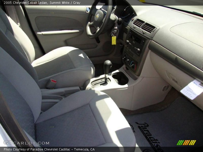 Summit White / Gray 2005 Chevrolet Cobalt Sedan