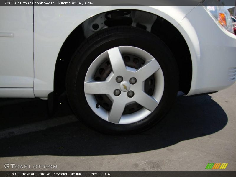 Summit White / Gray 2005 Chevrolet Cobalt Sedan