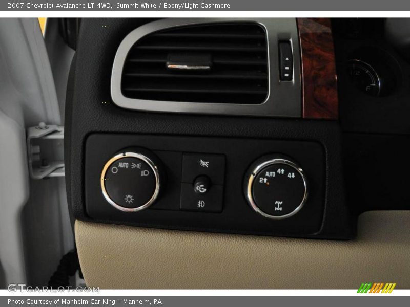 Summit White / Ebony/Light Cashmere 2007 Chevrolet Avalanche LT 4WD