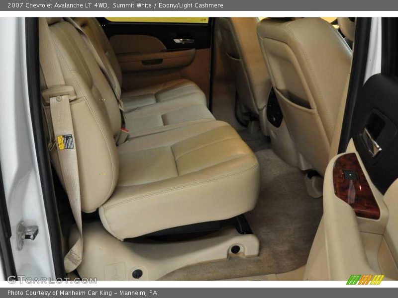 Summit White / Ebony/Light Cashmere 2007 Chevrolet Avalanche LT 4WD