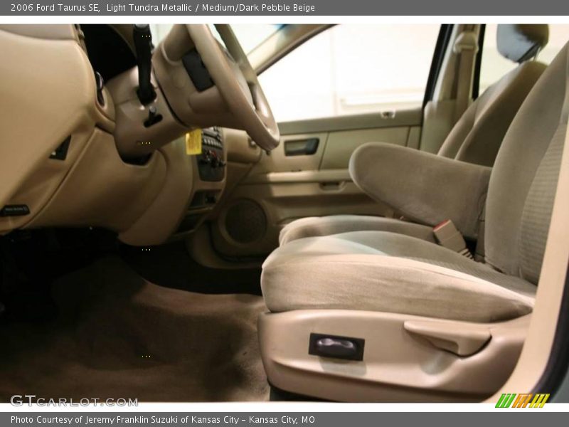 Light Tundra Metallic / Medium/Dark Pebble Beige 2006 Ford Taurus SE