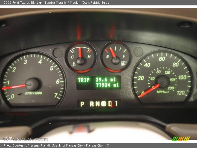 Light Tundra Metallic / Medium/Dark Pebble Beige 2006 Ford Taurus SE