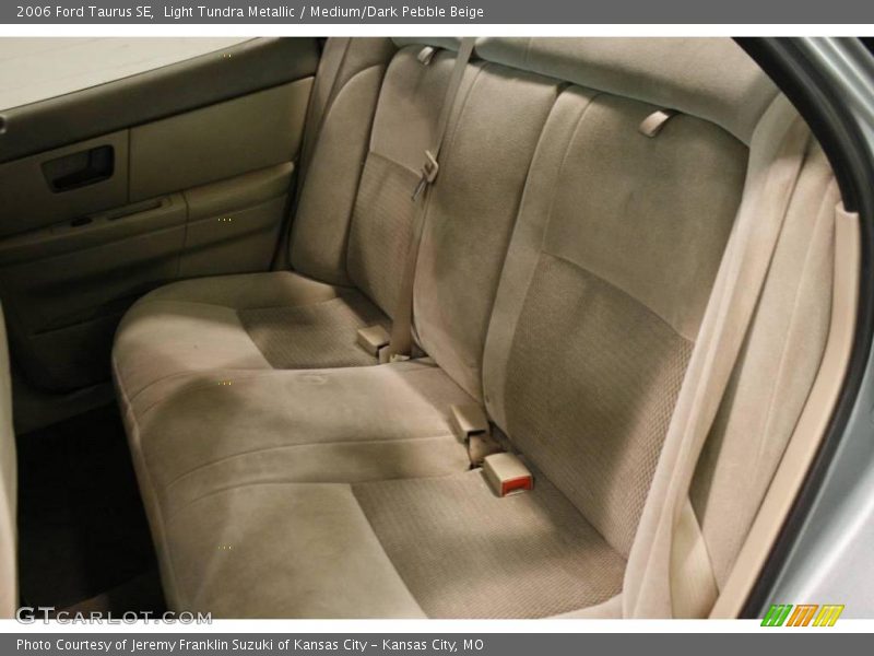Light Tundra Metallic / Medium/Dark Pebble Beige 2006 Ford Taurus SE