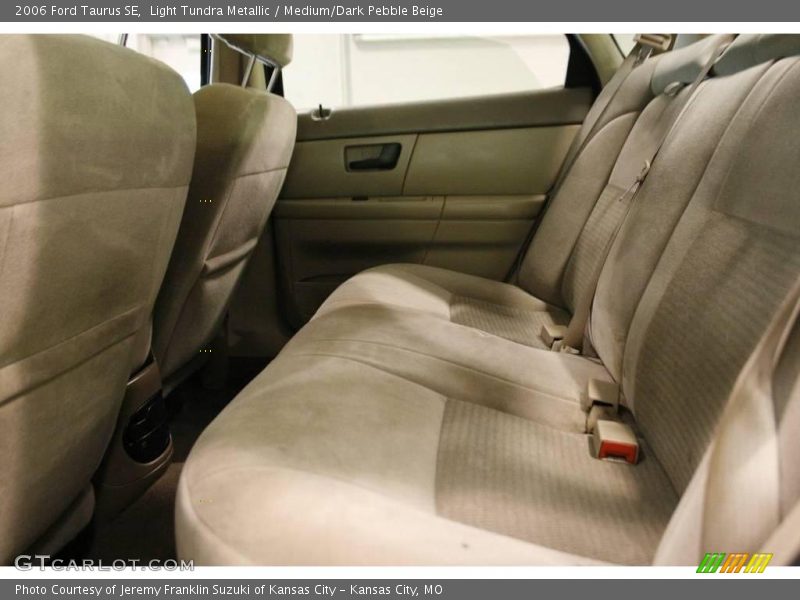 Light Tundra Metallic / Medium/Dark Pebble Beige 2006 Ford Taurus SE
