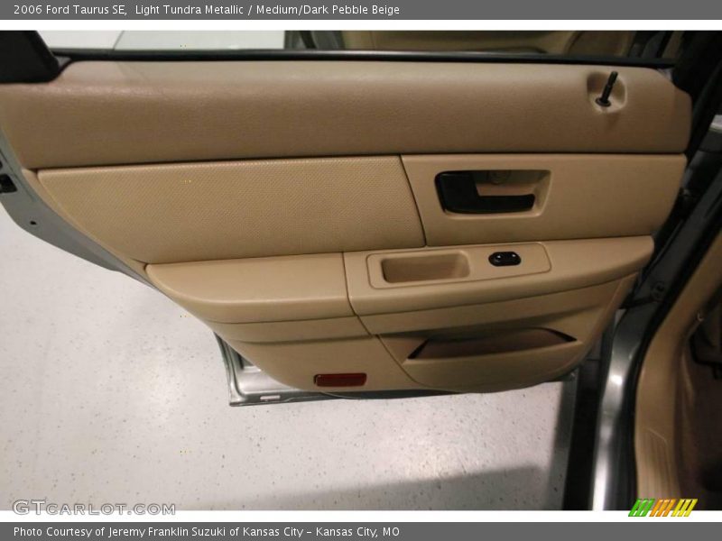 Light Tundra Metallic / Medium/Dark Pebble Beige 2006 Ford Taurus SE