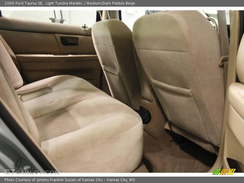 Light Tundra Metallic / Medium/Dark Pebble Beige 2006 Ford Taurus SE