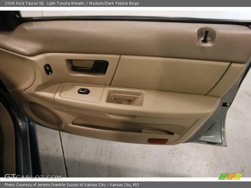 Light Tundra Metallic / Medium/Dark Pebble Beige 2006 Ford Taurus SE