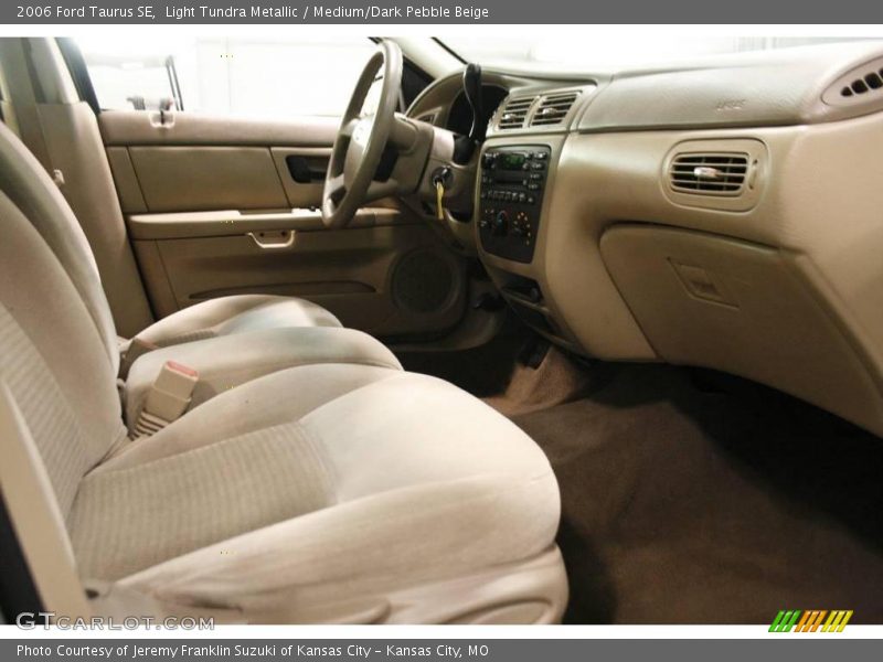 Light Tundra Metallic / Medium/Dark Pebble Beige 2006 Ford Taurus SE