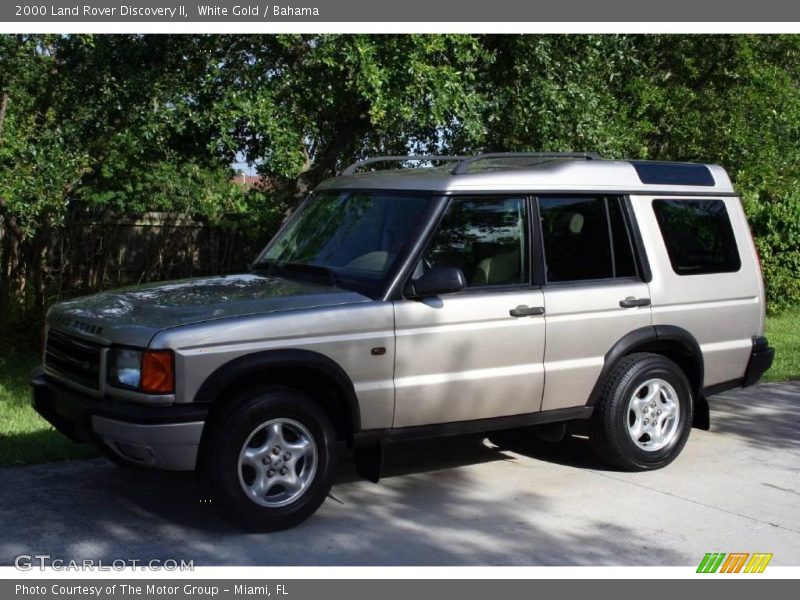 White Gold / Bahama 2000 Land Rover Discovery II