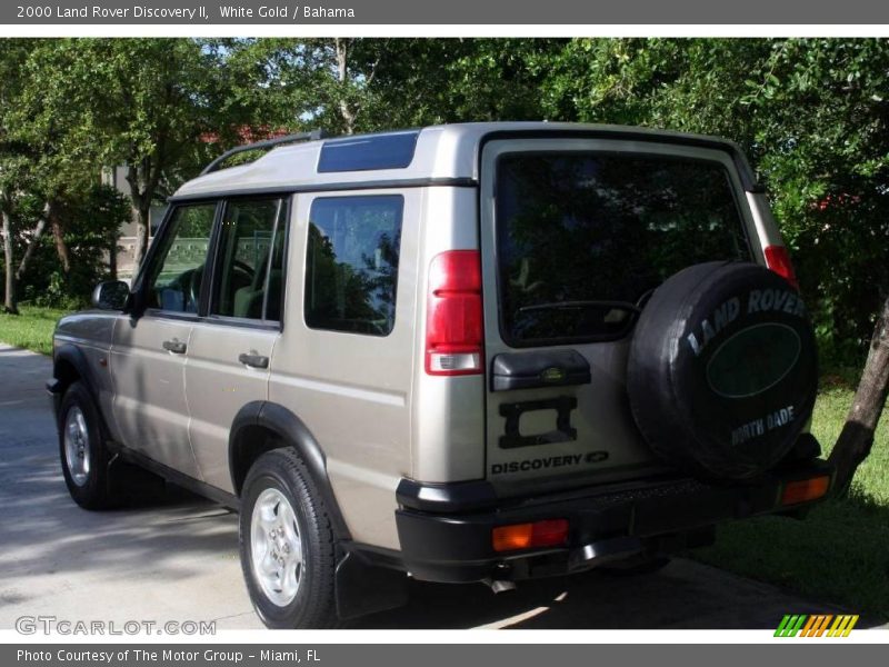 White Gold / Bahama 2000 Land Rover Discovery II