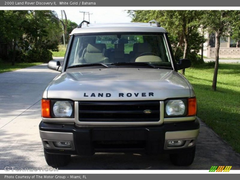 White Gold / Bahama 2000 Land Rover Discovery II