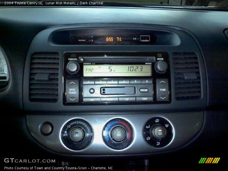 Lunar Mist Metallic / Dark Charcoal 2004 Toyota Camry SE