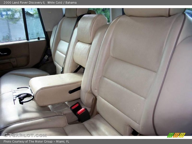 White Gold / Bahama 2000 Land Rover Discovery II
