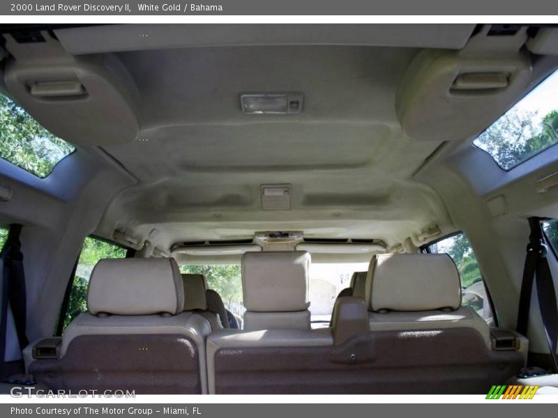 White Gold / Bahama 2000 Land Rover Discovery II