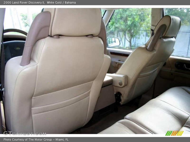 White Gold / Bahama 2000 Land Rover Discovery II
