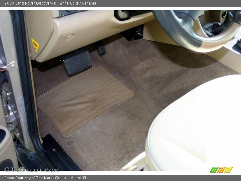 White Gold / Bahama 2000 Land Rover Discovery II