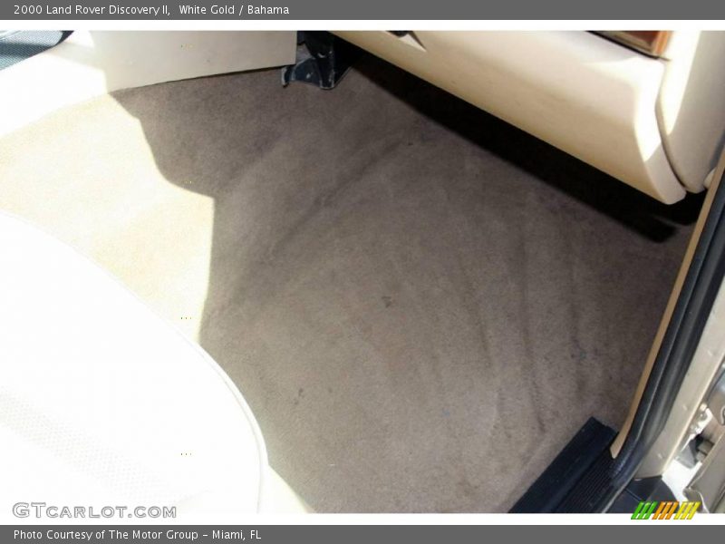 White Gold / Bahama 2000 Land Rover Discovery II