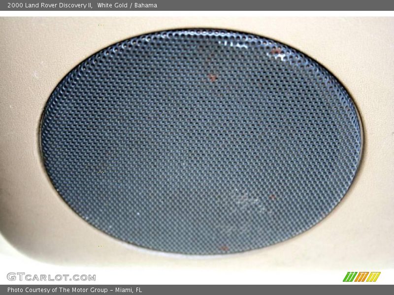 White Gold / Bahama 2000 Land Rover Discovery II