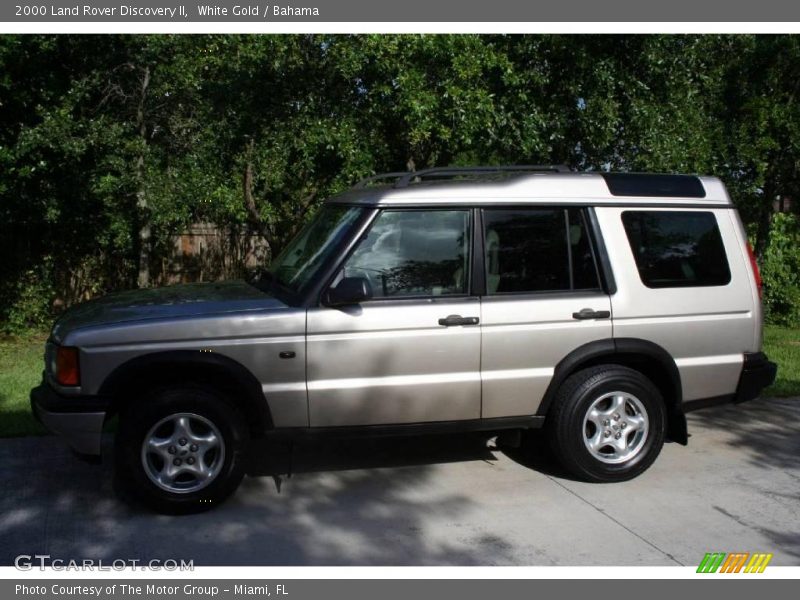 White Gold / Bahama 2000 Land Rover Discovery II