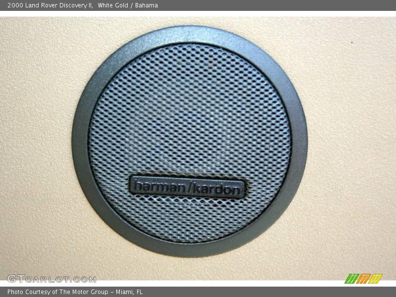 White Gold / Bahama 2000 Land Rover Discovery II