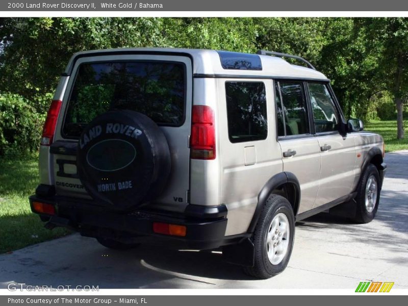White Gold / Bahama 2000 Land Rover Discovery II