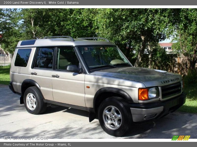 White Gold / Bahama 2000 Land Rover Discovery II