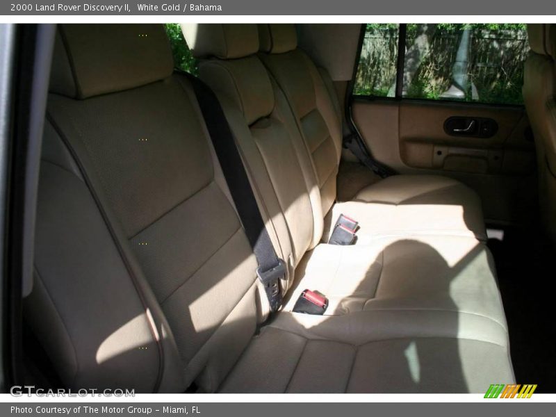 White Gold / Bahama 2000 Land Rover Discovery II