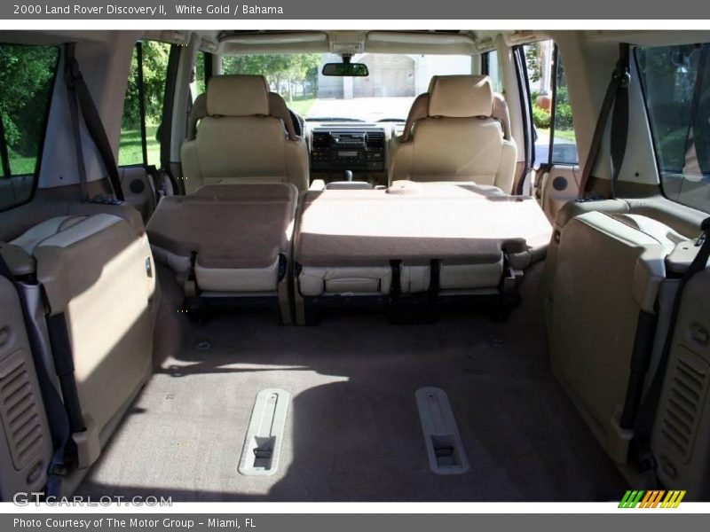 White Gold / Bahama 2000 Land Rover Discovery II