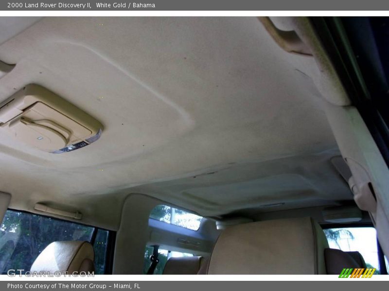White Gold / Bahama 2000 Land Rover Discovery II