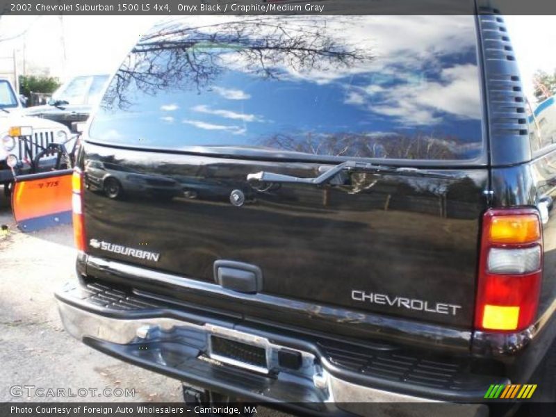 Onyx Black / Graphite/Medium Gray 2002 Chevrolet Suburban 1500 LS 4x4