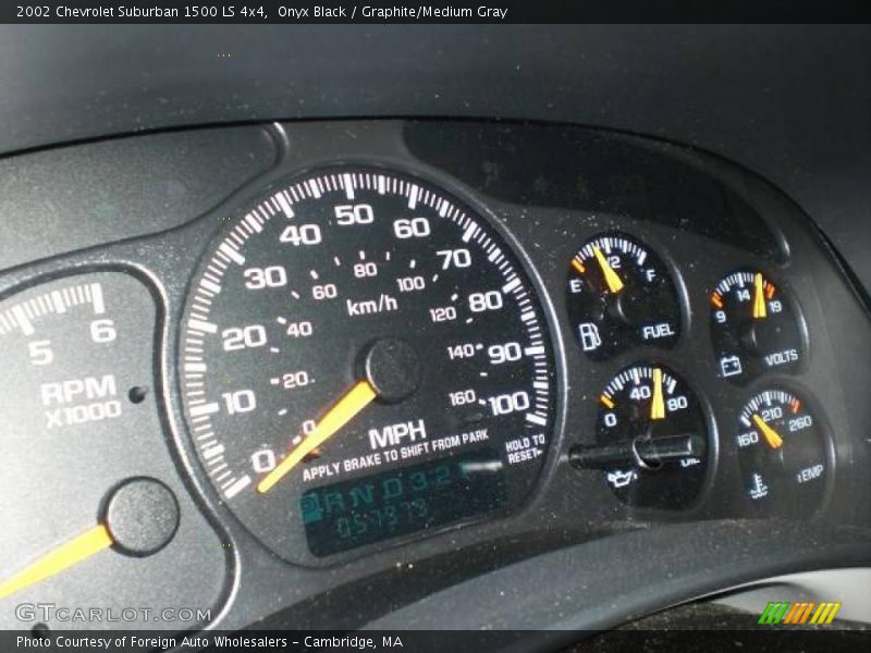 Onyx Black / Graphite/Medium Gray 2002 Chevrolet Suburban 1500 LS 4x4