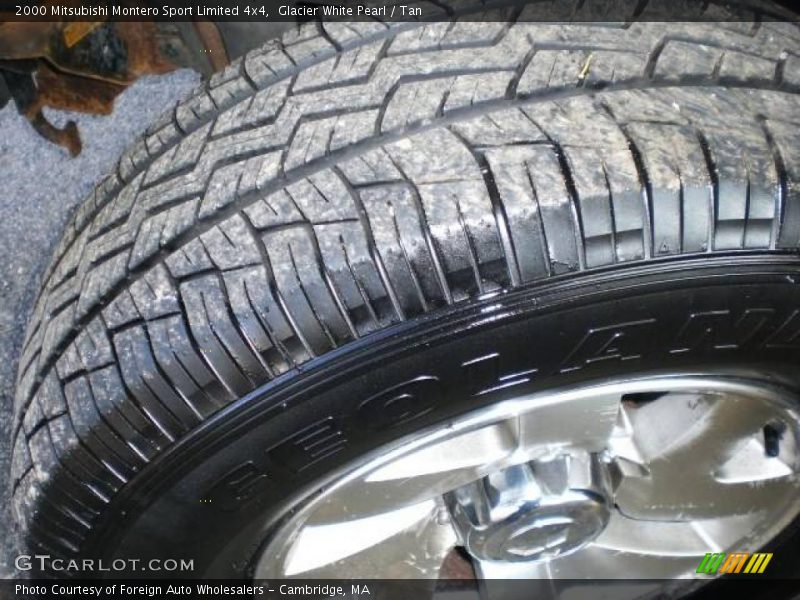 Glacier White Pearl / Tan 2000 Mitsubishi Montero Sport Limited 4x4