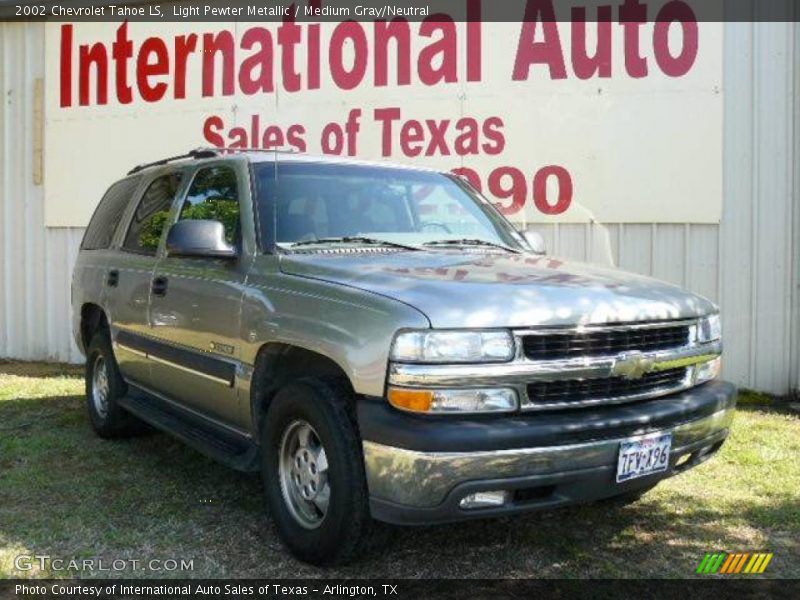 Light Pewter Metallic / Medium Gray/Neutral 2002 Chevrolet Tahoe LS