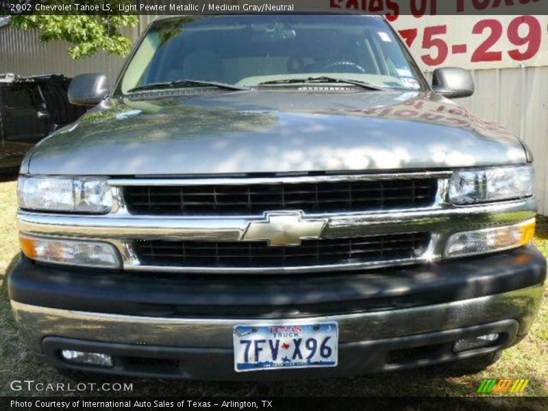 Light Pewter Metallic / Medium Gray/Neutral 2002 Chevrolet Tahoe LS