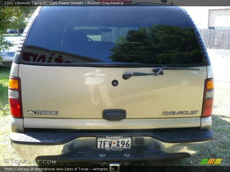 Light Pewter Metallic / Medium Gray/Neutral 2002 Chevrolet Tahoe LS