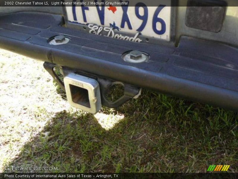 Light Pewter Metallic / Medium Gray/Neutral 2002 Chevrolet Tahoe LS