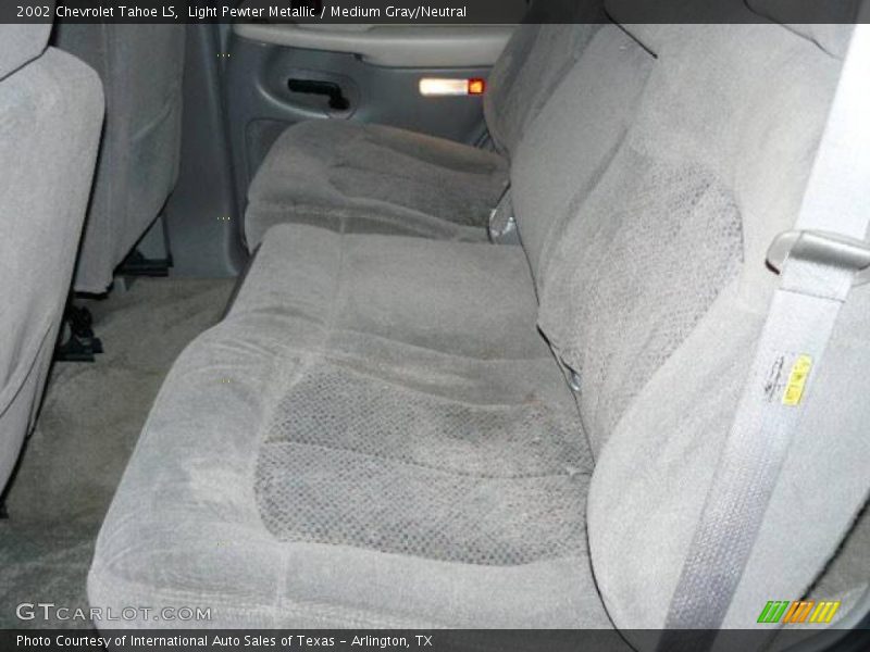 Light Pewter Metallic / Medium Gray/Neutral 2002 Chevrolet Tahoe LS