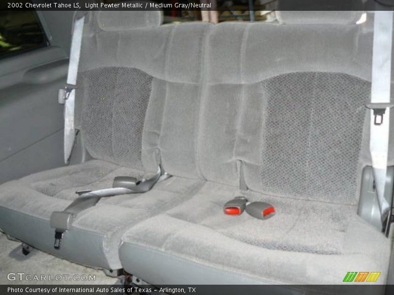 Light Pewter Metallic / Medium Gray/Neutral 2002 Chevrolet Tahoe LS