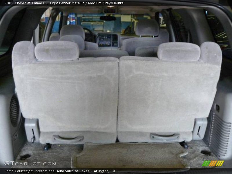 Light Pewter Metallic / Medium Gray/Neutral 2002 Chevrolet Tahoe LS