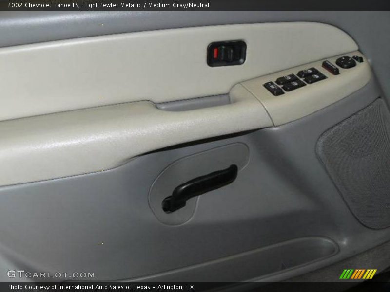Light Pewter Metallic / Medium Gray/Neutral 2002 Chevrolet Tahoe LS