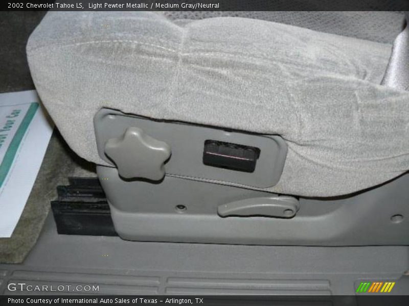 Light Pewter Metallic / Medium Gray/Neutral 2002 Chevrolet Tahoe LS