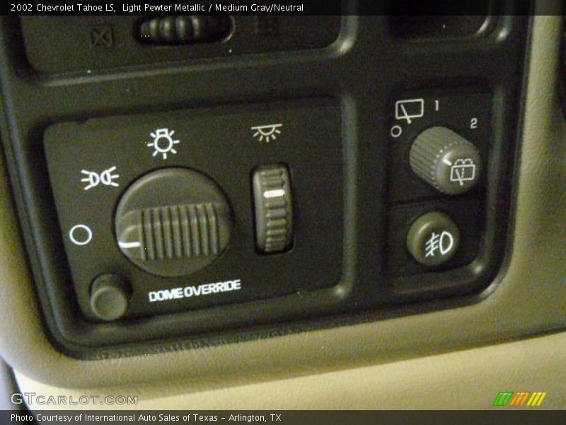 Light Pewter Metallic / Medium Gray/Neutral 2002 Chevrolet Tahoe LS